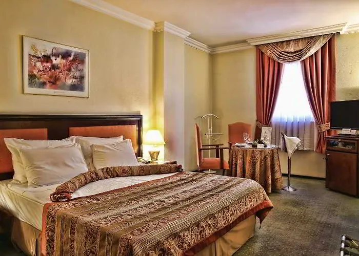 Отель Guenes Merter 4*